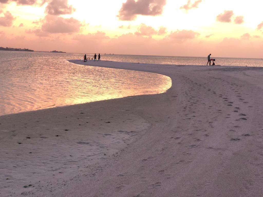 Overviewmaldive Bycanopus Hotel Thulusdhoo Buitenkant foto